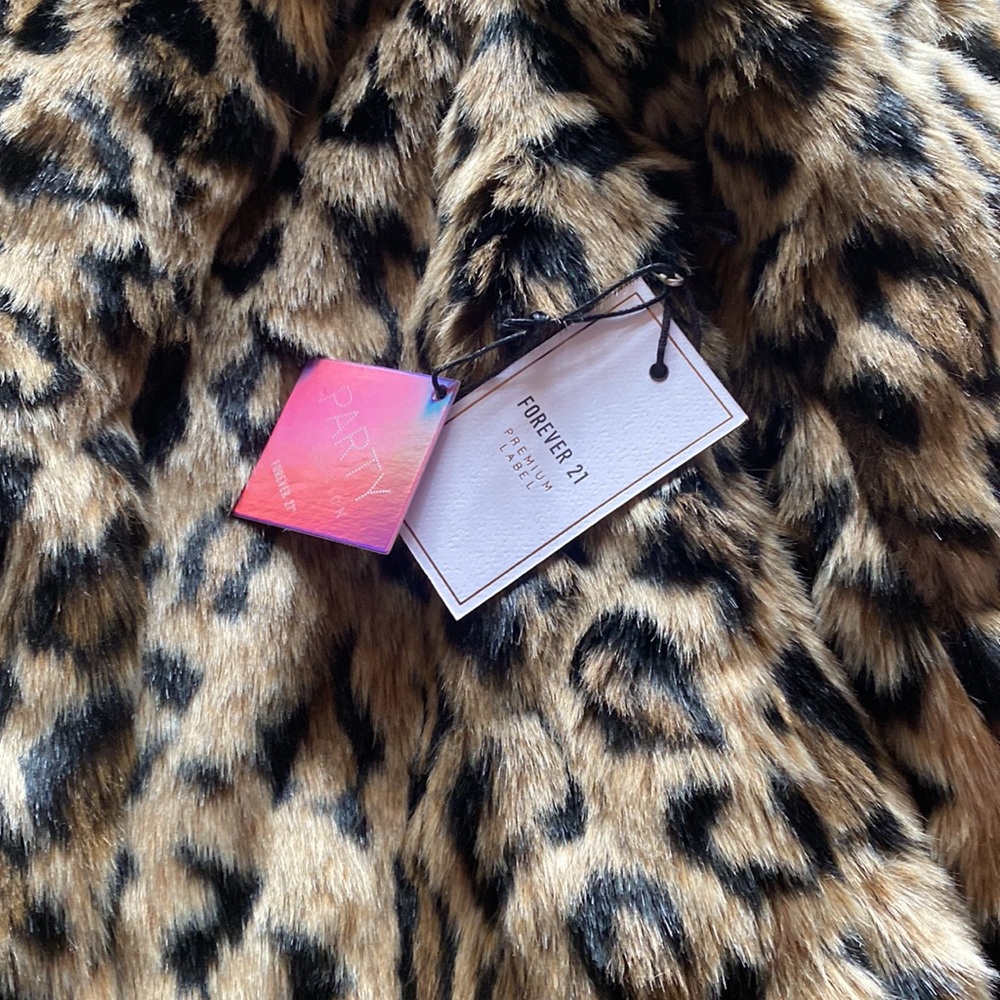 Forever21 premium label faux fur - Picture 4 of 7